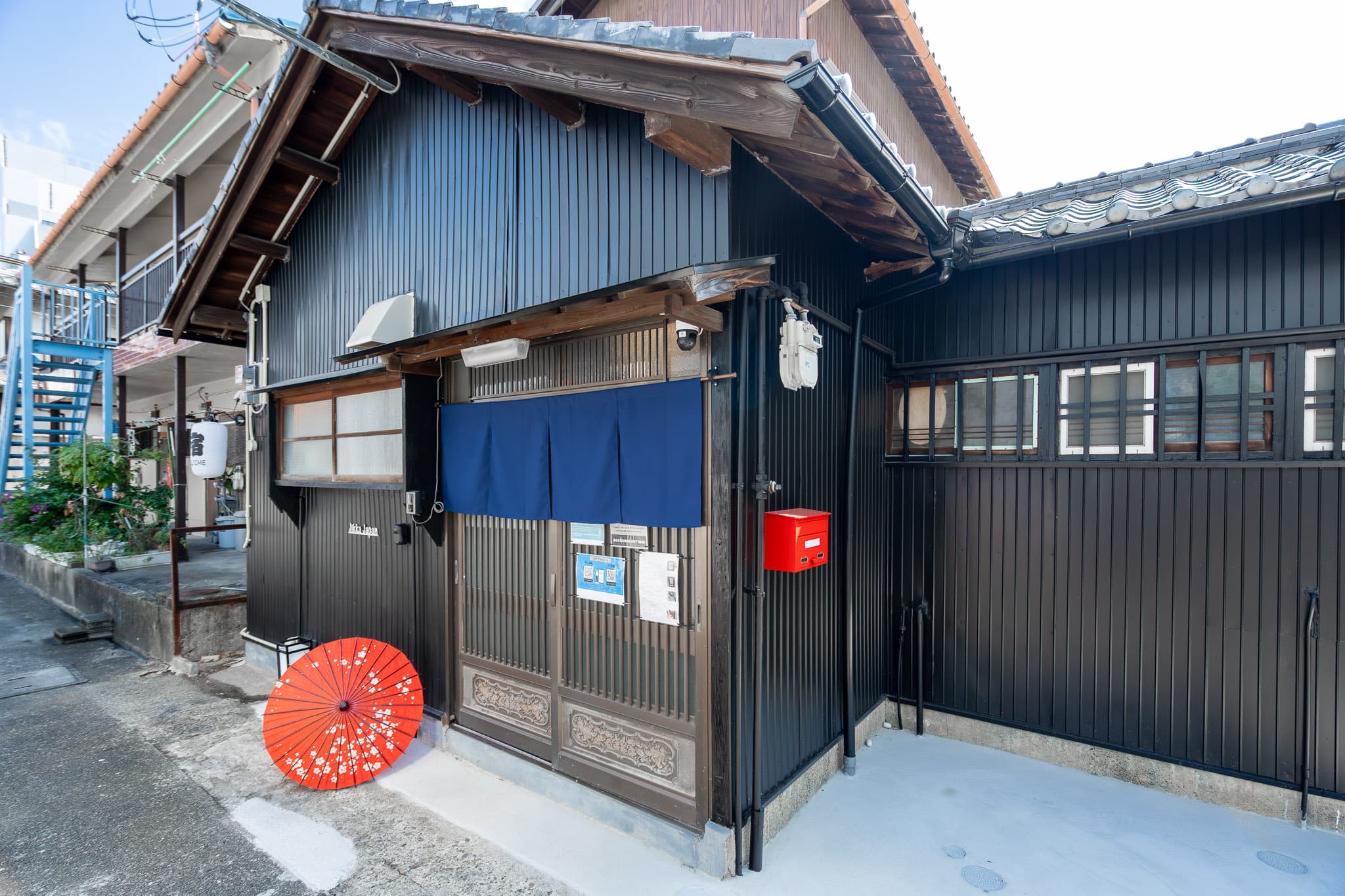 和の外観・玄関